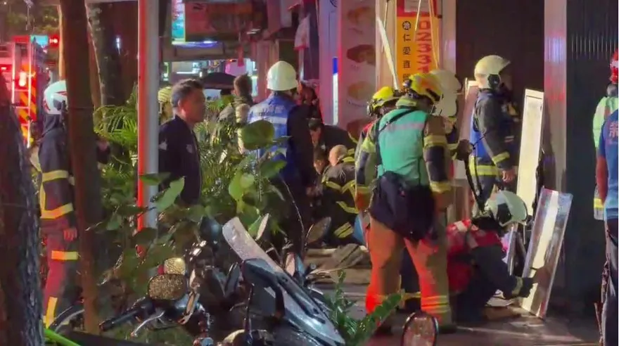 北市大安區住宅大火情侶躲浴室喪命　初判電線短路釀災