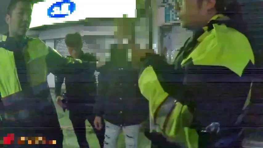 影/害我摔車就砍你！三重「刀棍齊出」驚悚大場面