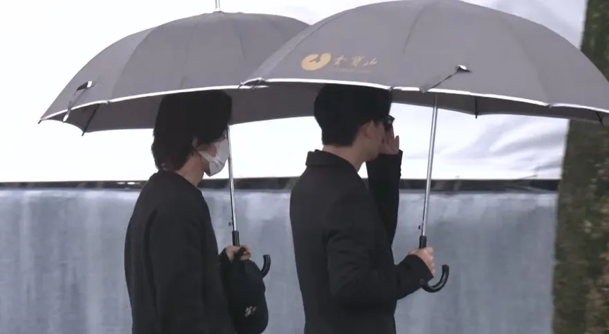 大S紀念雕像今揭幕！仔仔、言承旭都來了　S媽雙手合十：謝謝關心