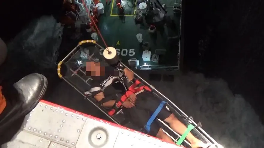 影/與死神搶命！屏東漁船移工出海突中風　海巡海空接力馳援