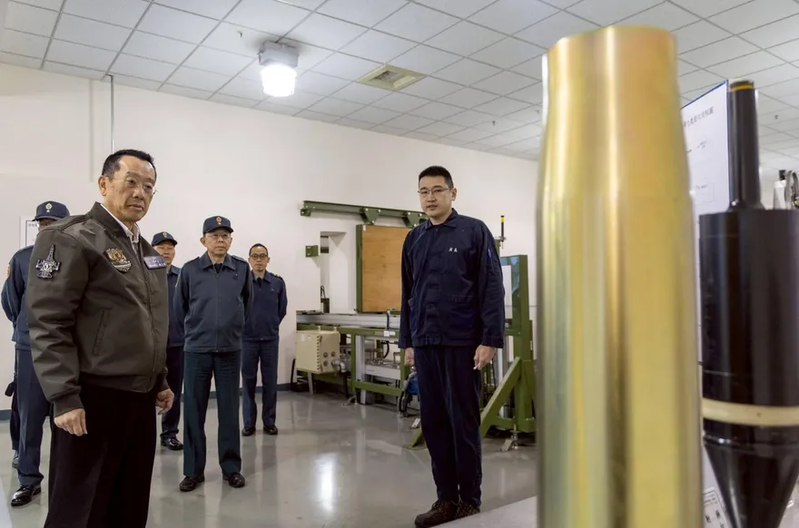 火砲彈藥生產重鎮　顧立雄春節前慰勞第202廠等軍備單位