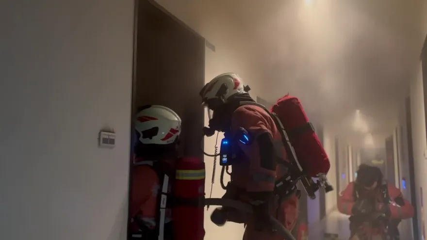 影/狀況超硬！新竹「社區大火」1男1女緊急送醫