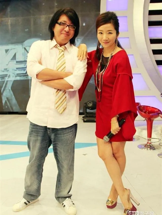 同日淚別兩位摯友！陶晶瑩參加完大S雕像揭幕　又接袁惟仁噩耗