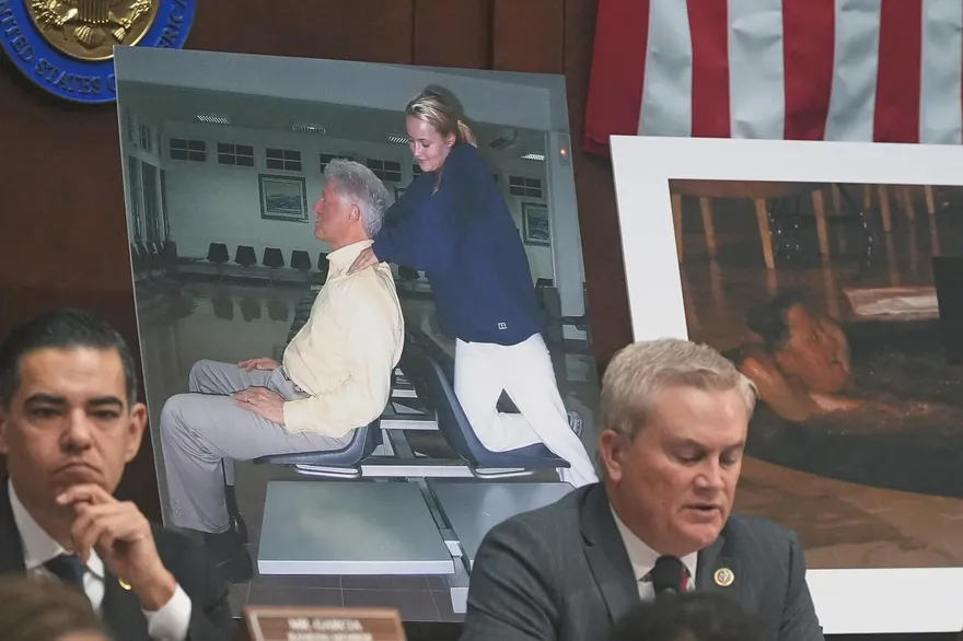 柯林頓夫婦讓步！同意出席眾院艾普斯坦案調查聽證