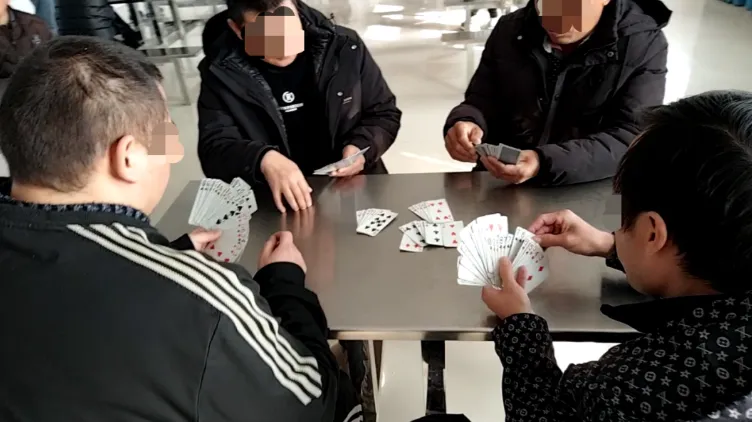 陸記者臥底精神病院揭驚人黑幕　找未患病者「免費住院」騙保