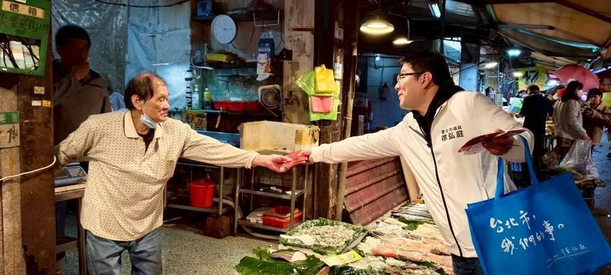 蔣萬安聯名春聯「馬踏飛燕」引熱議　徐弘庭親上火線說明