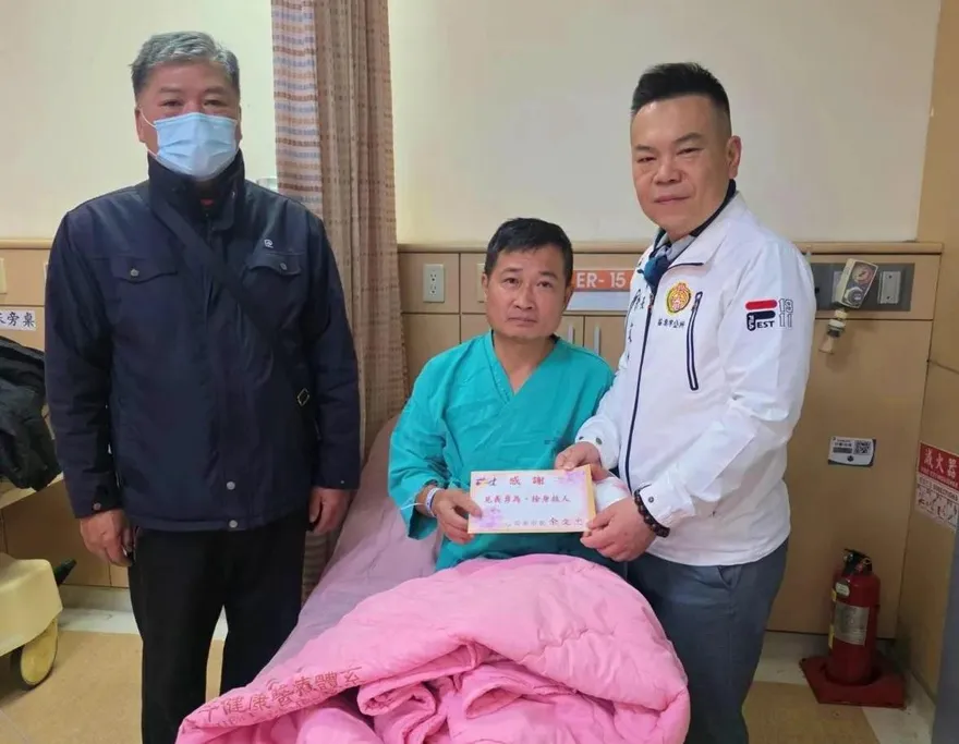 見義勇為制伏持刀狂徒受傷！苗栗勇男「竟是市長同梯」