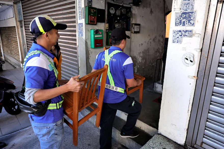 影/春節前夕送暖！基隆市府贈再生家具助弱勢家庭