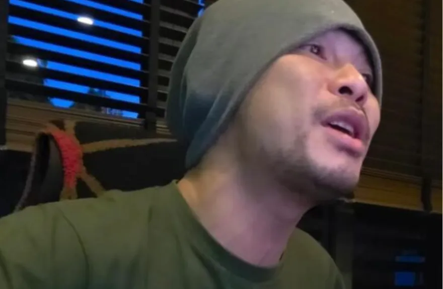 黃明志唱〈執迷不悔〉悼念袁惟仁　昔「廁所遞Demo」互動曝