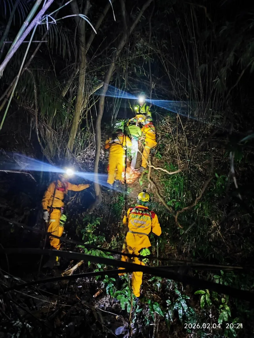 影/7旬婦登劉銘傳路隧道迷路　基隆出動44人2小時成功救援