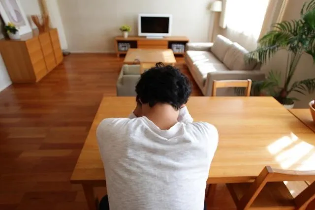 兒子幻聽、被害妄想卻拒醫　母親加入支持團體後逐漸改善