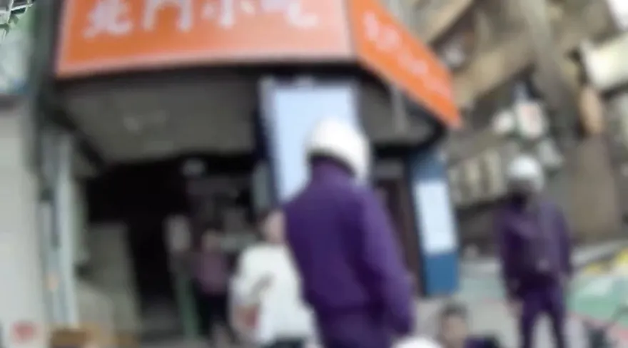 影/北市2男丟垃圾爆衝突當街互毆　互控傷害全送辦