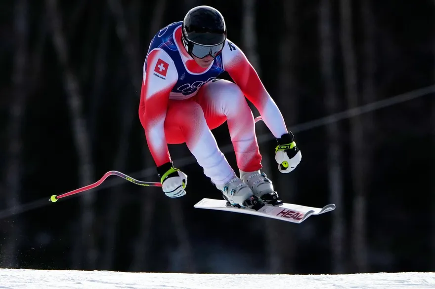 0.20秒之差！24歲瑞士好手滑降賽奪冠　摘米蘭冬奧首金
