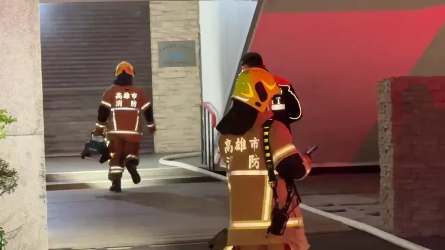 影/高雄楠梓加工區驚見「猛烈燃燒」！災情曝光