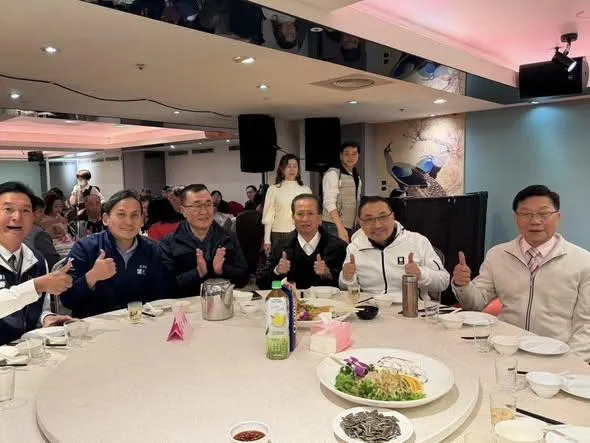 李四川板橋同桌聊1小時　侯友宜認了：里長們都非常欣賞！