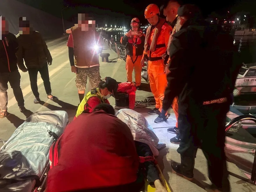 影/小琉球大福漁港女子夜間落水　海巡火速救援送醫