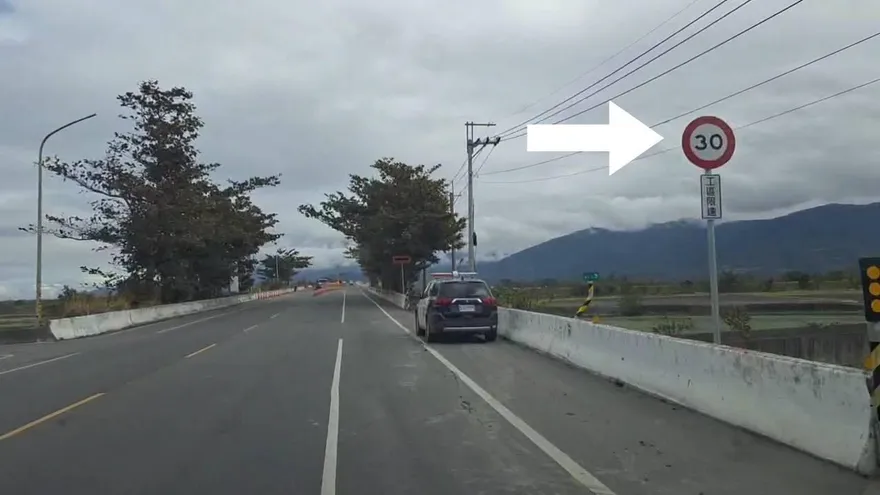 逾17億改建！台東池上大橋「半半施工」　工區速限30