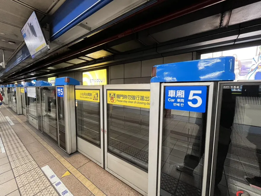 神操作！北捷故意往「反方向」搭車　通勤族曝：每次都有座位