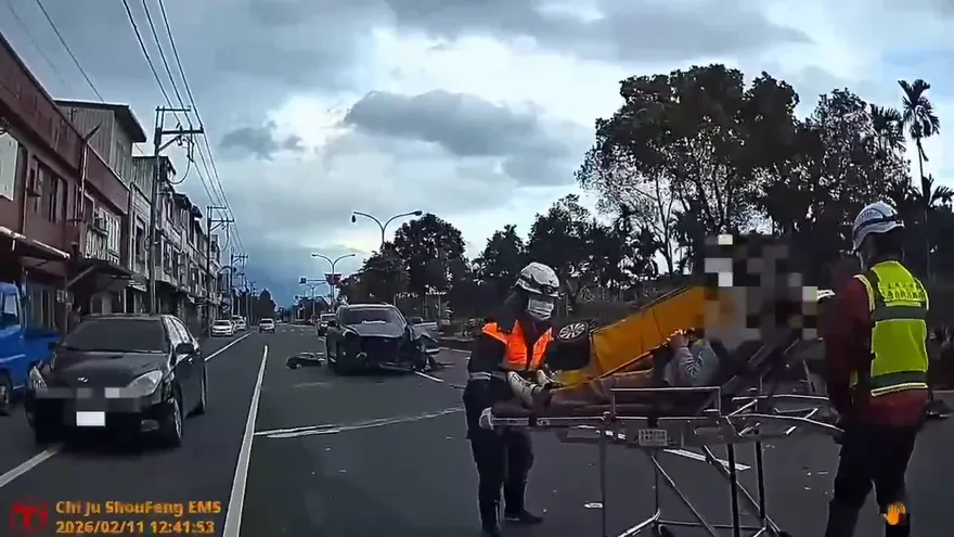 影/台9線保時捷男撞翻小黃3傷　昨距2公里處憲兵自撞亡