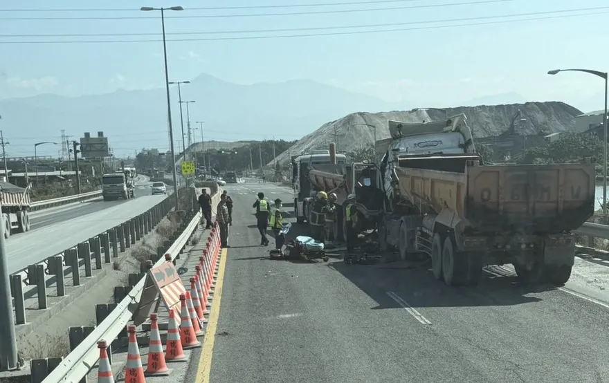 影/國10里港段3大車追撞！39歲駕駛受困車頭慘死