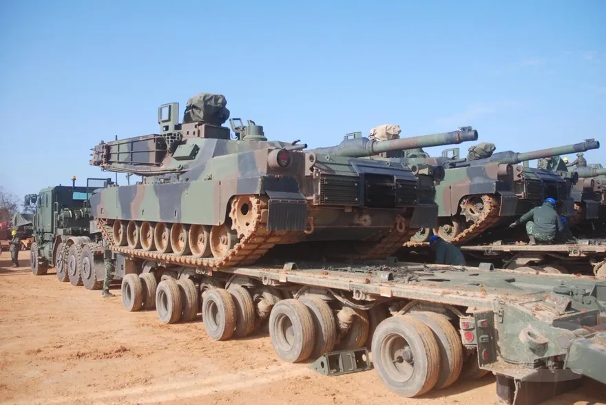 M1A2T戰車保母　陸軍唯一「變形金剛」M1070A1重型拖車