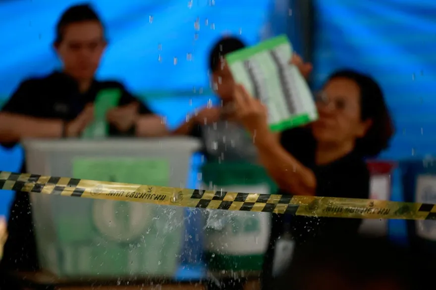 違規爭議連環爆！泰大選公信力遭質疑　選民抗議促「重新計票」