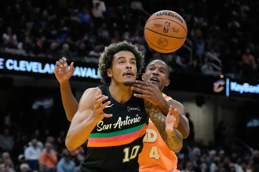 NBA/10隊搶著簽！22歲索漢找到新飯碗　加盟尼克