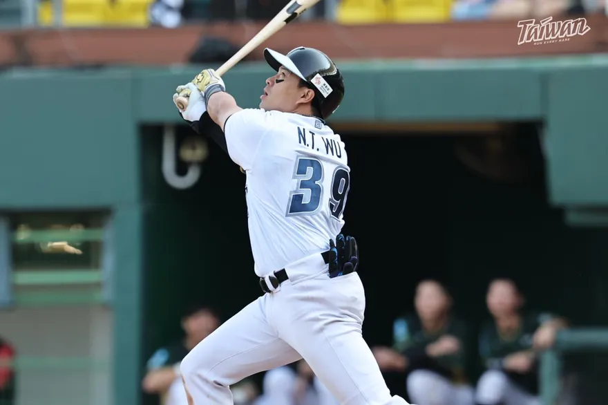 WBC/中華隊7投練習賽接力登板　吳念庭敲2安送回致勝分