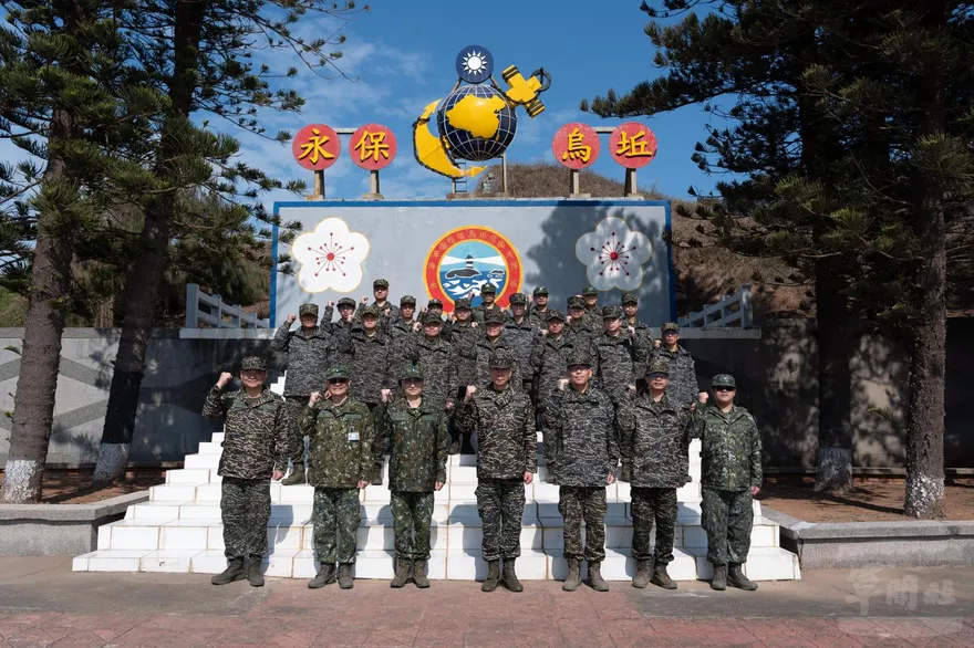 前線中的前線　梅家樹總長春節前慰勉烏坵駐軍官兵