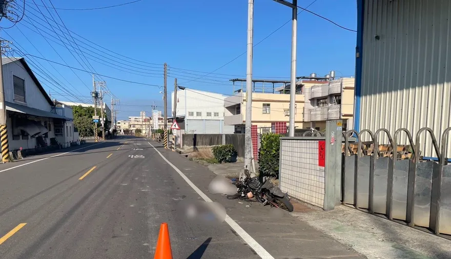 泰籍移工騎電動車自撞電桿！台中40歲男頭部重創命危