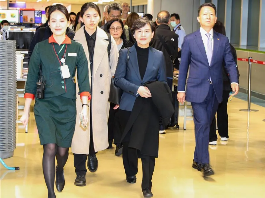 台美貿易協定塵埃落定！ 鄭麗君返台：祝大家新年快樂