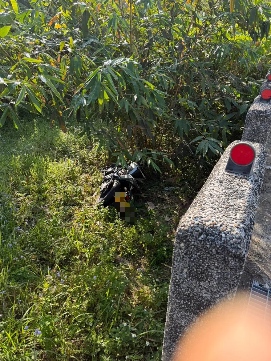 影/女友發現定位異常報警！　24歲男無照騎重機自撞電桿亡