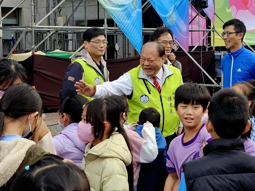 陳光復送高雄開刀未脫險　澎縣府曝最新病況：請大家集氣