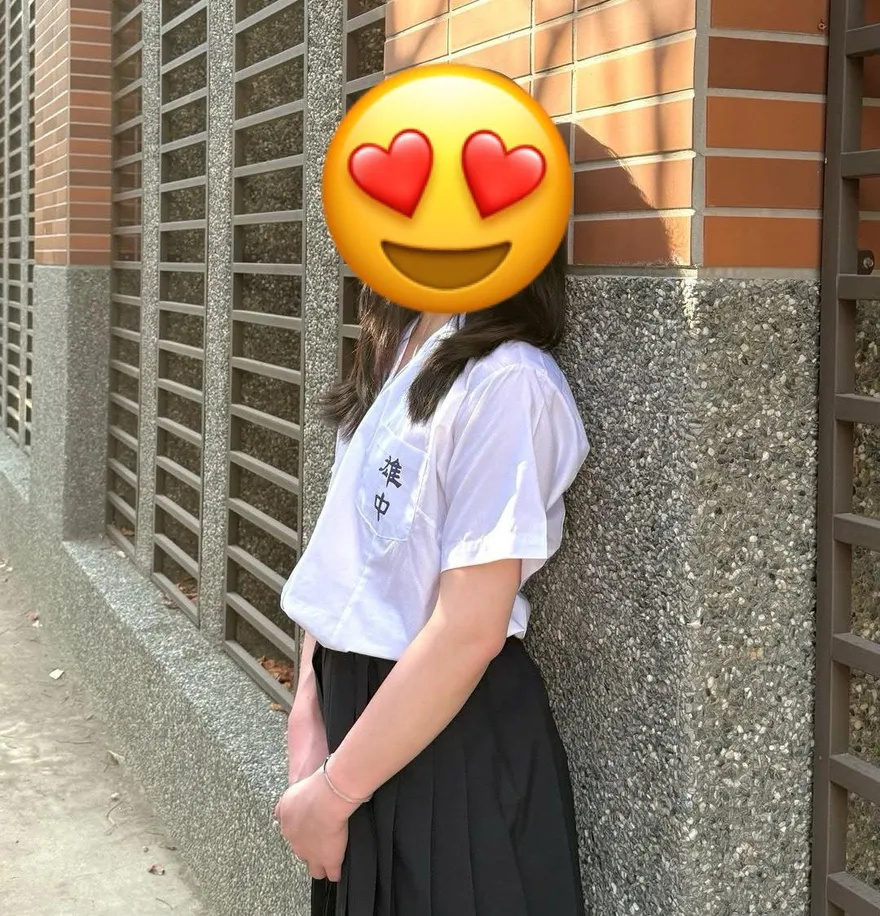 Fumi阿姨穿「雄中制服」青澀照曝光　網驚：根本空靈系校花