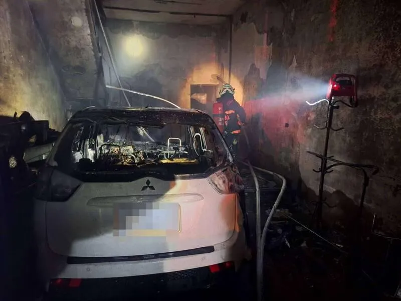 彰化田中「轎車撞進屋」！釀大火駕駛喊「救命」45%燒燙傷