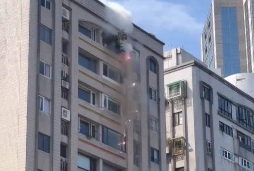 北市大樓「垂吊放鞭炮」迎財神　住戶怒批：差點被炸