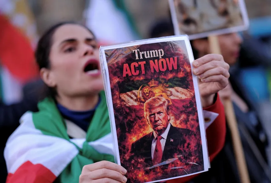 致命鎮壓後首次！伊朗大學再爆反政府示威　學生喊「獨裁者去死」