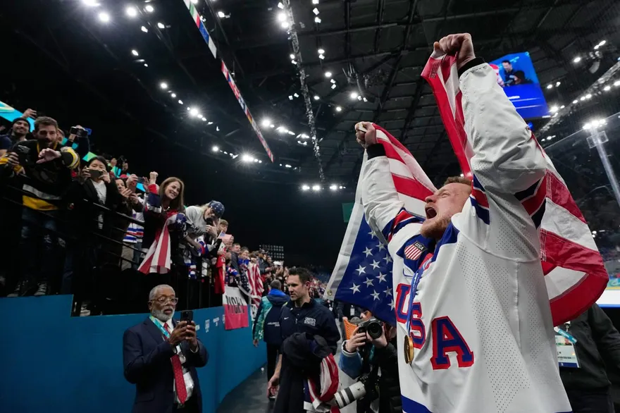 美冬奧冰球擊敗加拿大奪冠　白宮PO梗圖慶祝惹議