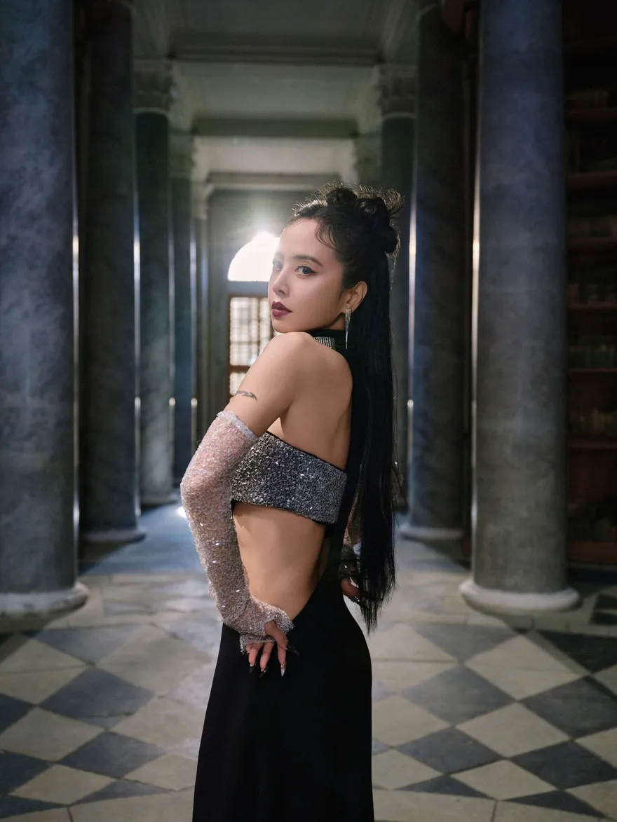 圓了23年前的夢！蔡依林化身最美機長　赴布拉格重新詮釋神曲