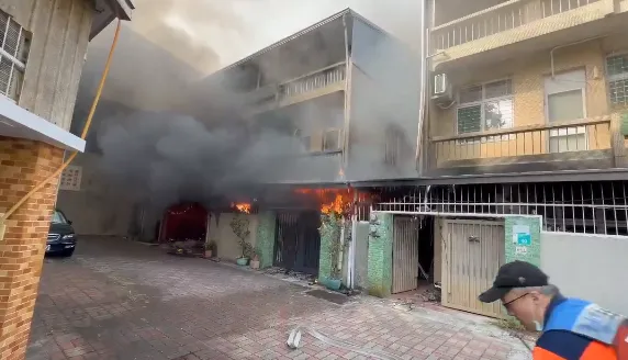 影/女兒外出工作！台南透天厝1樓竄火煙　7旬媽身亡樓梯間