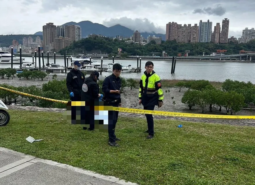 新北關渡橋下沙洲驚見屍體　打撈上岸疑為39歲女