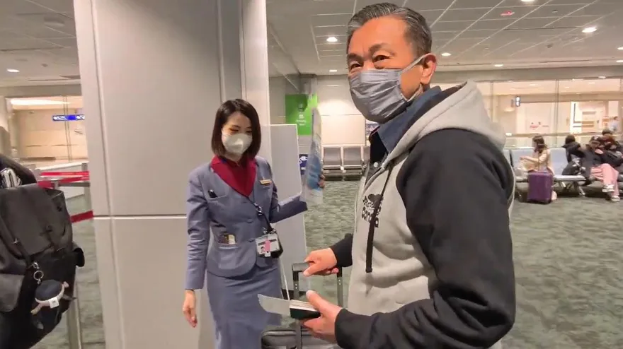 王定宇遭爆「奪人小三」！今早意外現身機場