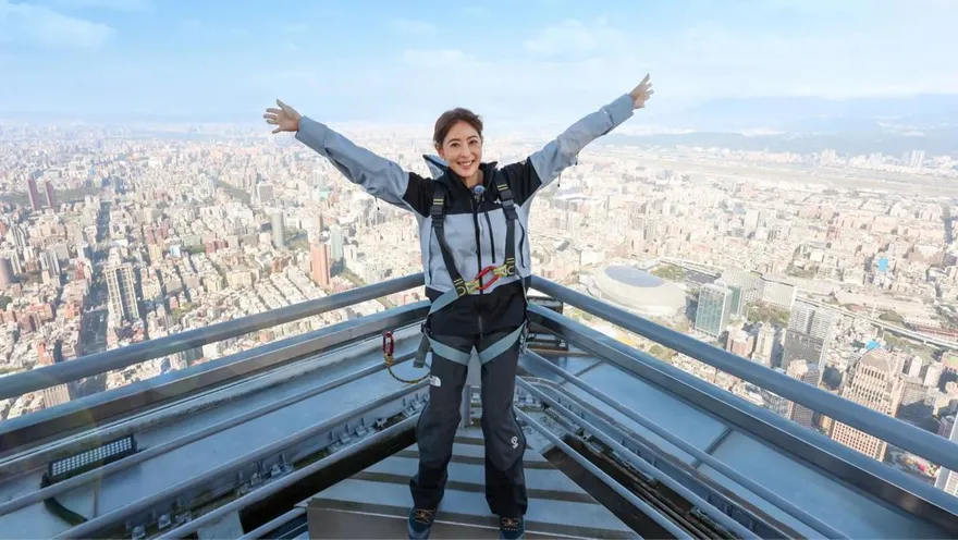 Alex登頂台北101掀話題！101F觀景台成充電療癒必訪景點