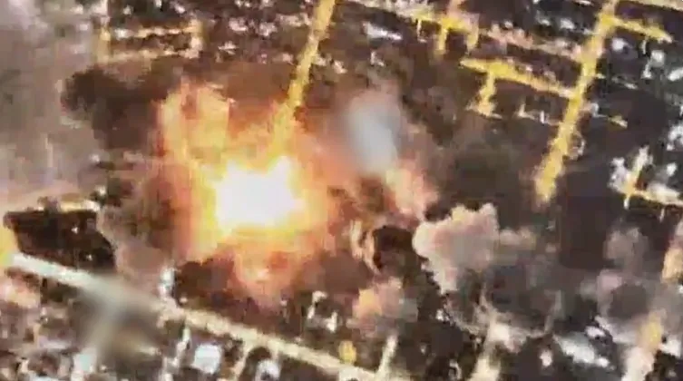 影/百枚炸彈投下畫面曝！以軍50戰機炸爛「哈米尼秘密碉堡」