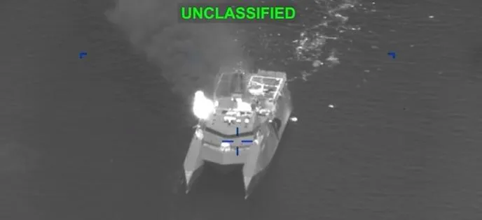 影/荷莫茲海峽緊張升溫！美轟炸16艘伊朗布雷船　衛星影像曝光