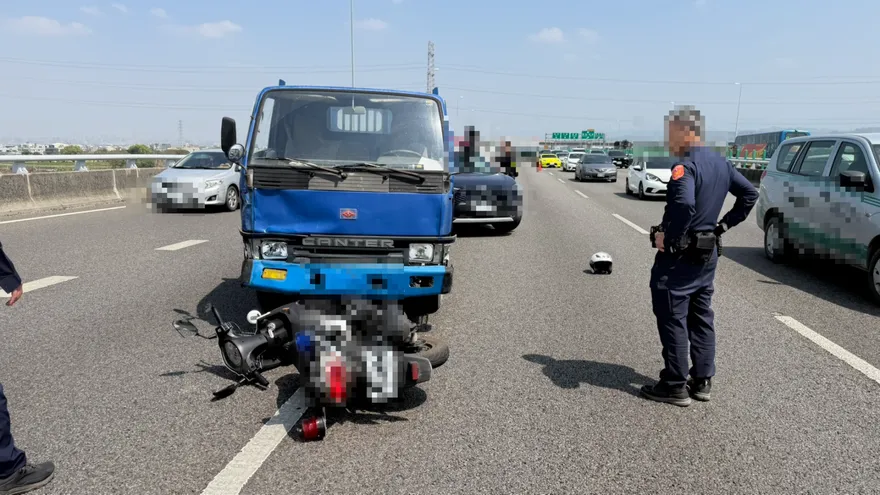 影/國道驚險追逐戰！毒駕無牌貨車拒檢　狂飆連撞2攔檢點