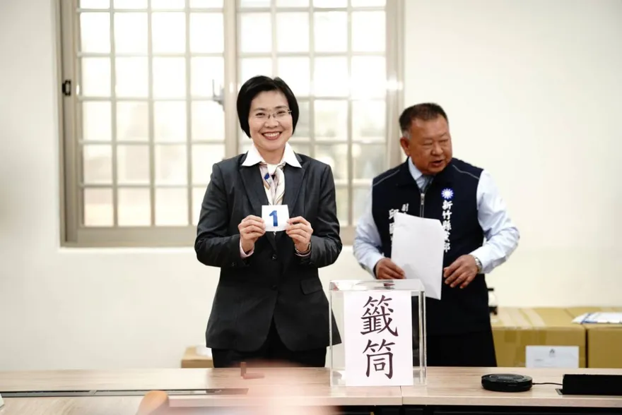 新竹縣長初選政見會登場　徐欣瑩、陳見賢雙雙主打AI政策