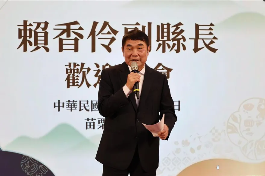 「苗栗國」出國梗爆紅　鍾東錦妙答：無論哪一派都免簽