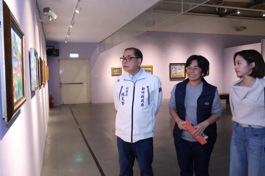 歷任縣長、民代齊挺！陳見賢新竹縣民調平手　穩坐地方共主