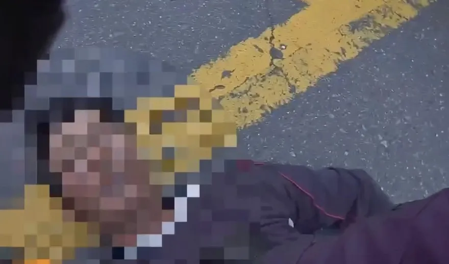 影/北市自小客違規拒檢逃逸撞車　駕駛落跑乘客遭壓制逮捕